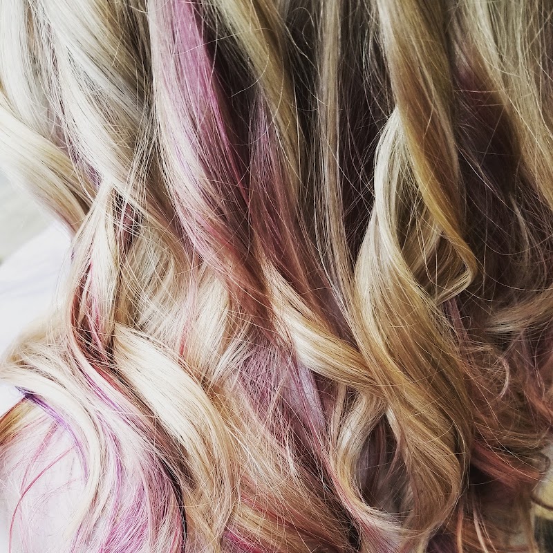 V & Company Salon & Spa, beauty salon in Marshfield, WI, photo 6 of 10
